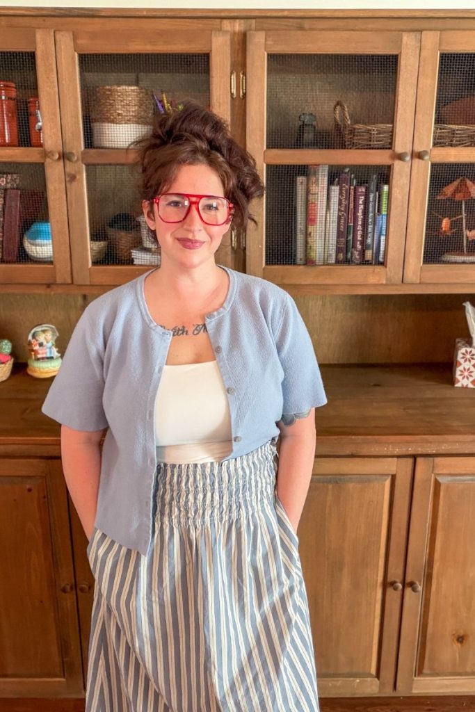 homeschool mom dressed in soft, comfortable easy outfit